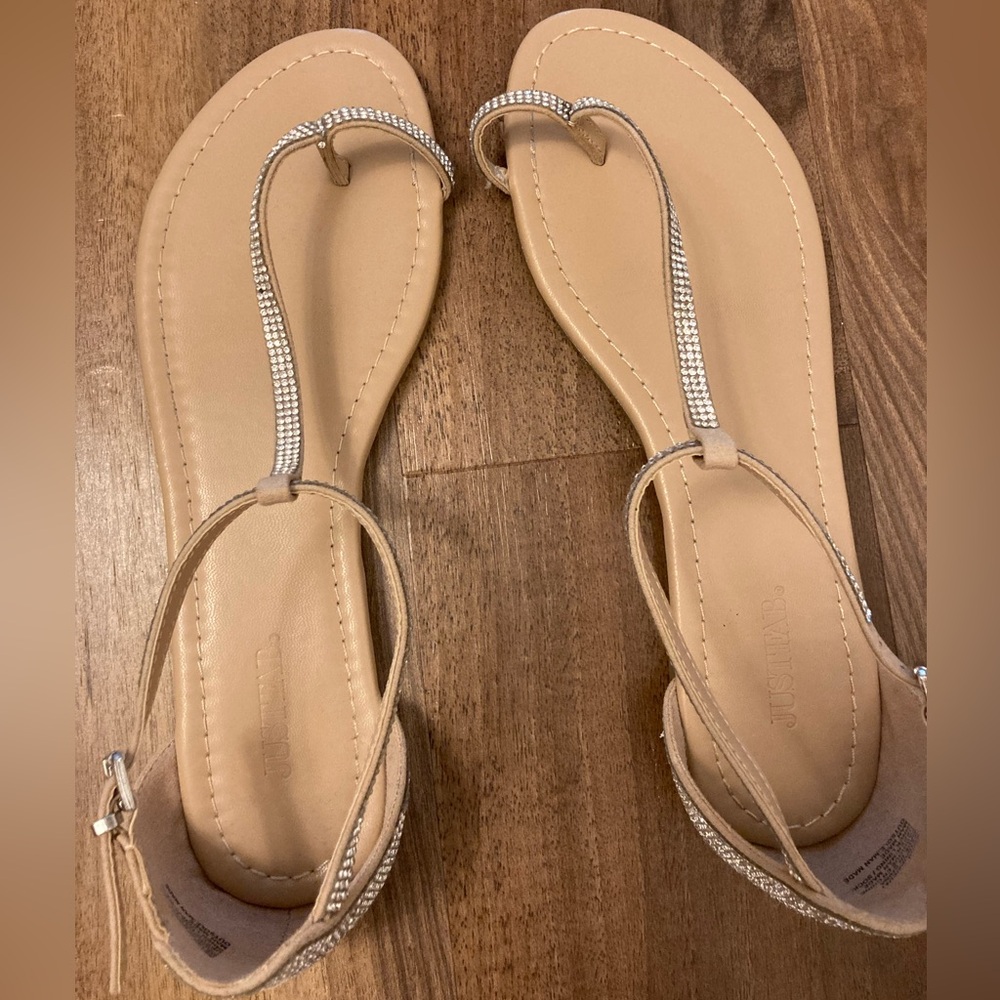 Sparkly Sandle with gem accents all over. Perfect for a wedding or prom.